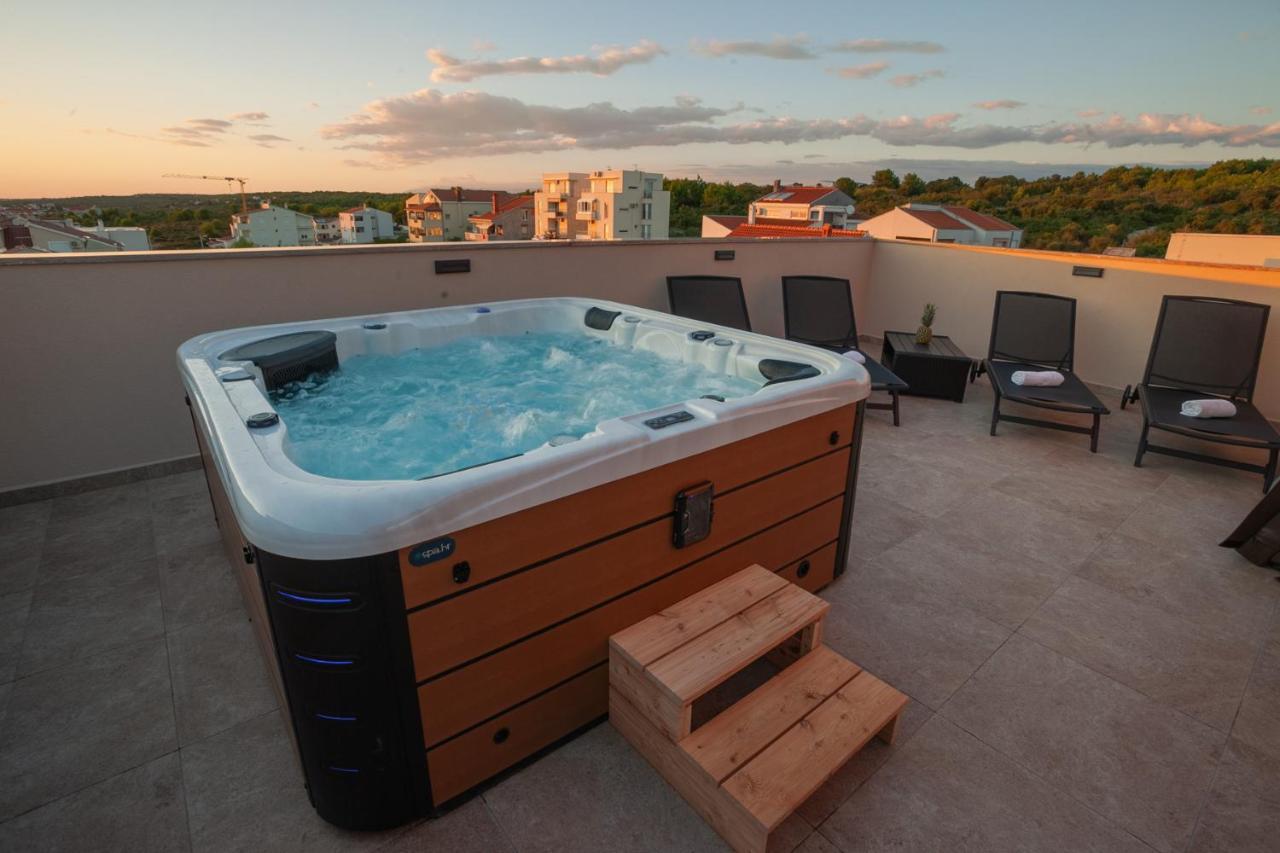 Apartments Luana With Private Jacuzzi ซาดาร์ ภายนอก รูปภาพ
