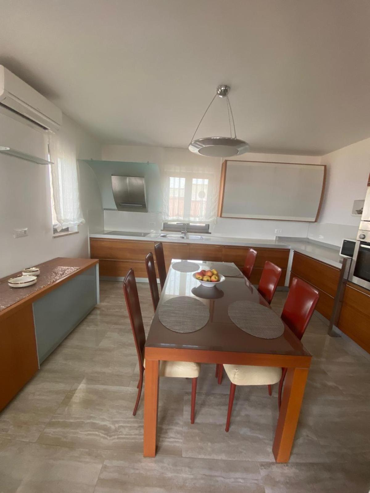 Apartments Luana With Private Jacuzzi ซาดาร์ ภายนอก รูปภาพ