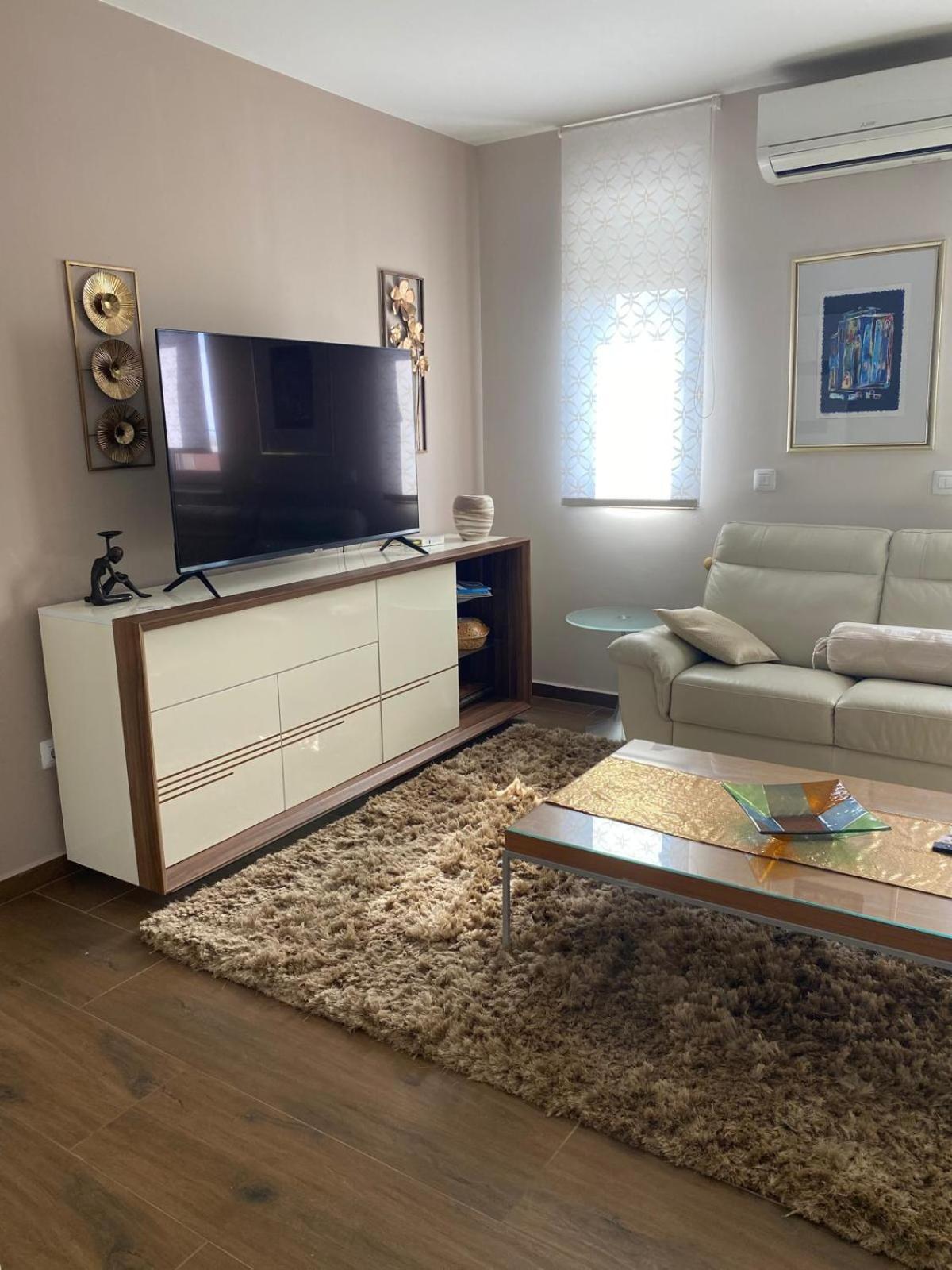 Apartments Luana With Private Jacuzzi ซาดาร์ ภายนอก รูปภาพ